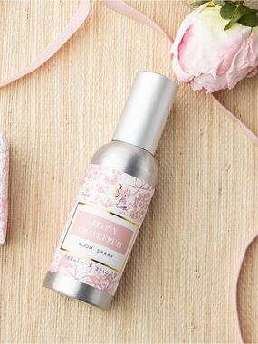 8 Oak Lane Peony Grapefruit Room Spray
